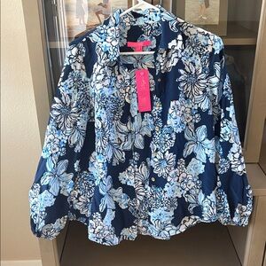 NWT Lilly Pulitzer Farren Top Low Tide Navy xs Silk Bouquet All Day extra small